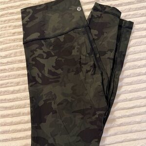 lululemon Black and Dark Green Camo Leggings - Size 10